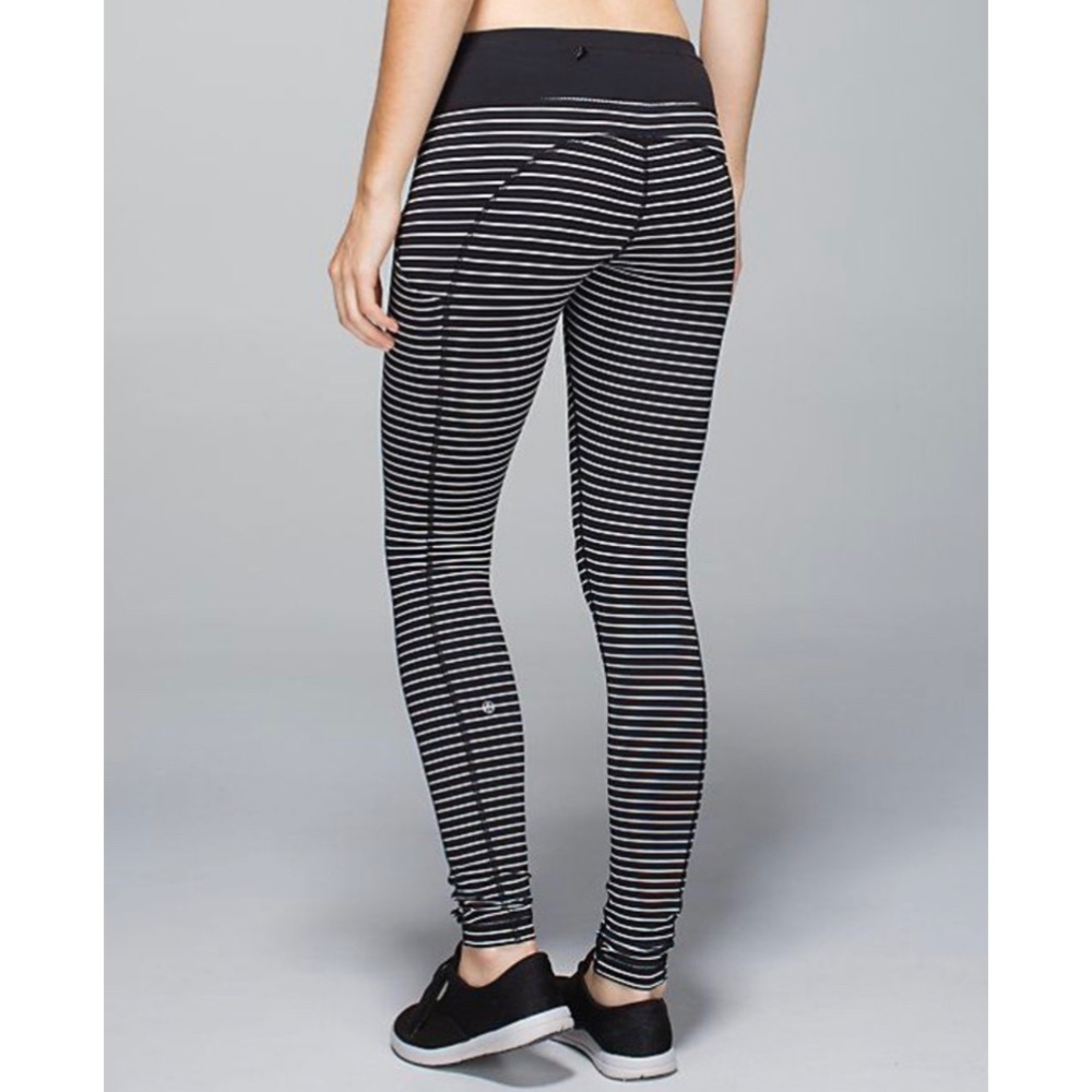 Lululemon Speed Tight II running leggings in parallel stripe black white size 6